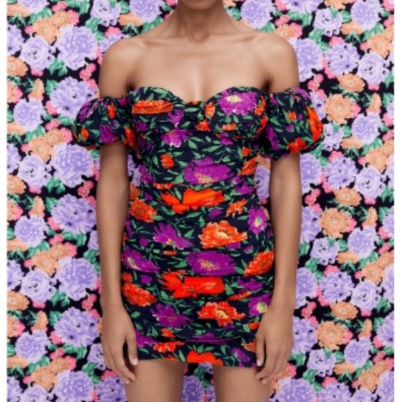 ZARA Floral Off the Shoulder Puff Sleeve Mini Ruched Dress - Picture 2 of 6